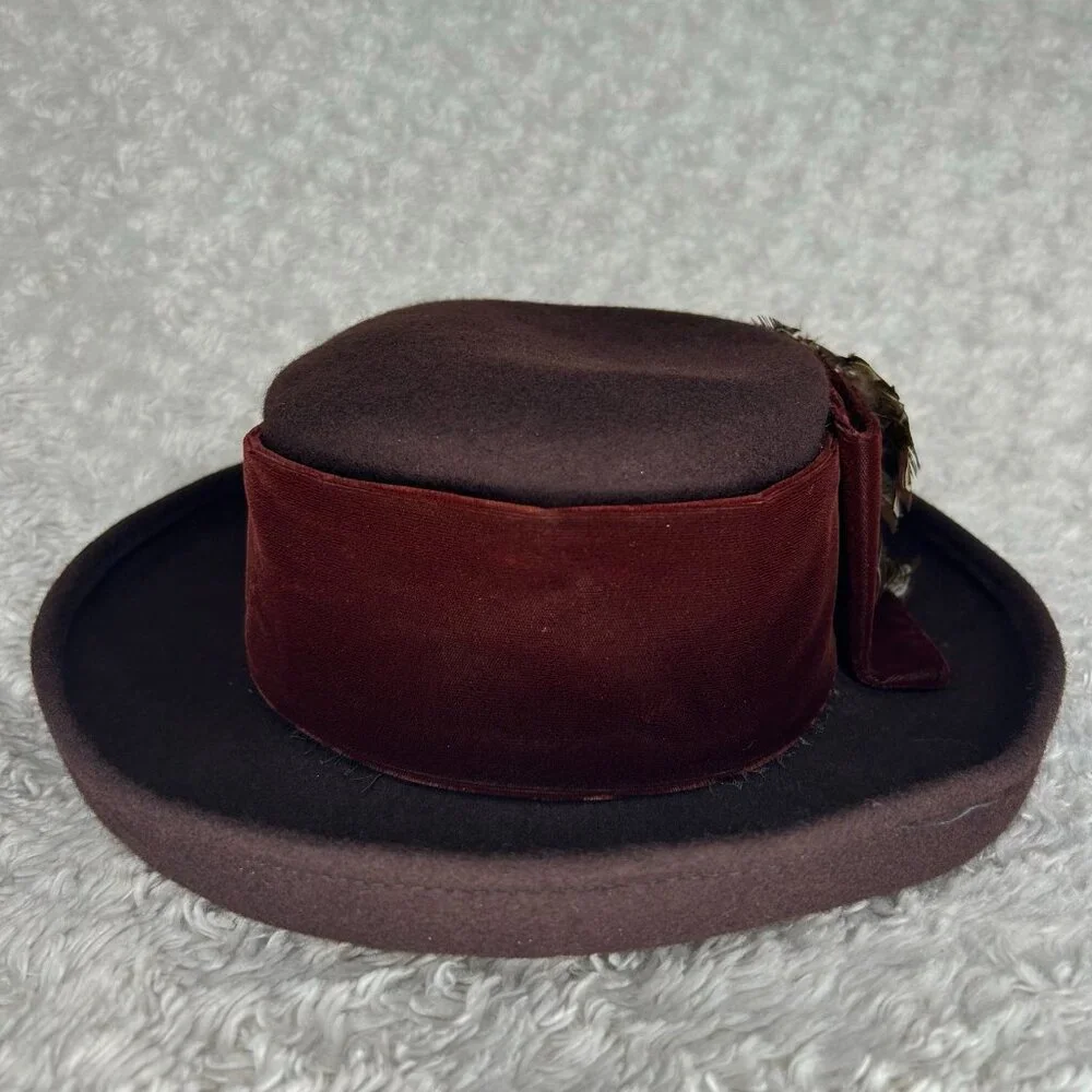 Caldwell West‎ Gold Made in the USA 100 Wool